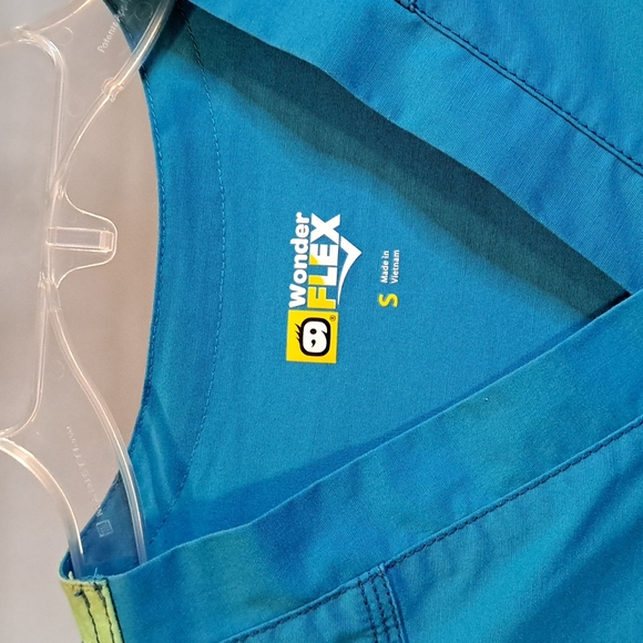 Wonder Wink/Flex Scrub Set Size Small Never Worn - Picture 3 of 4